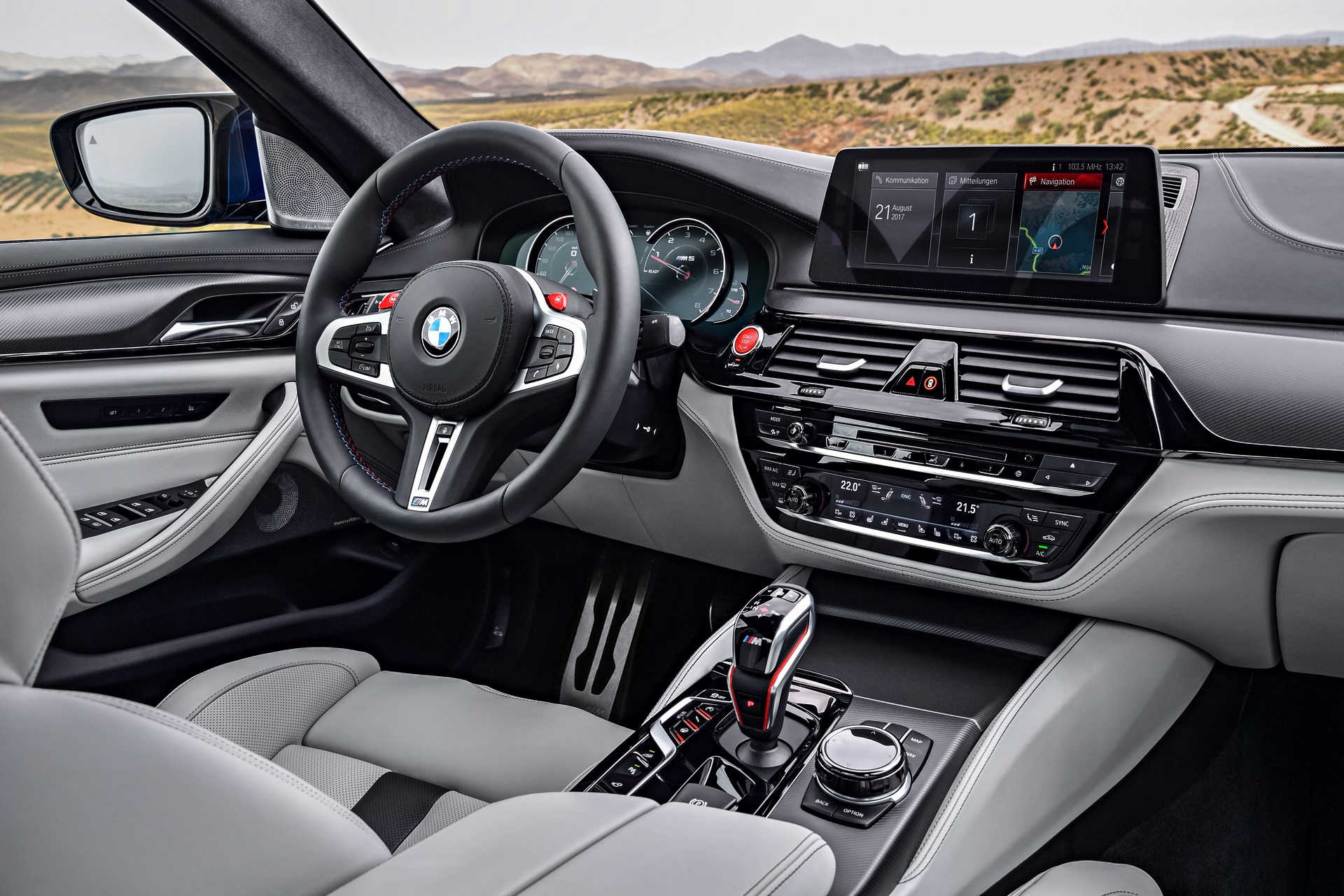 BMW-M5-2018-27.jpg