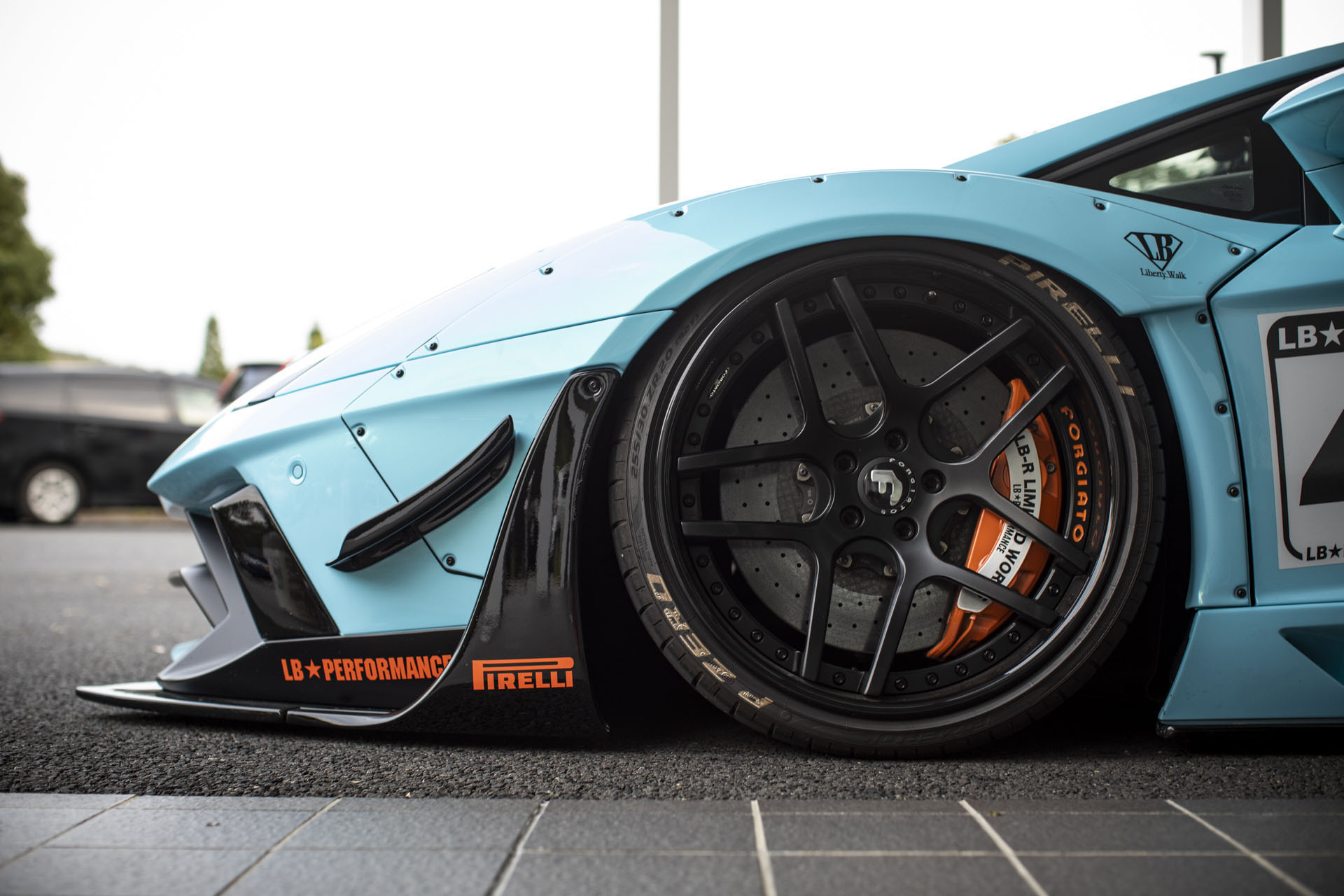 Lamborghini-Aventador-with-Gulf-Livery-by-Liberty-Walk-8.jpg