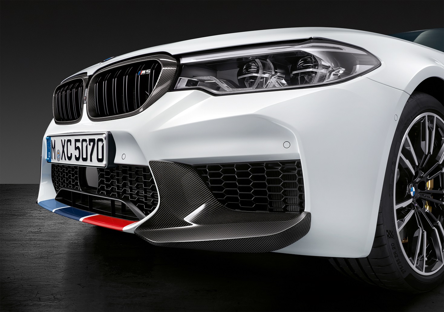 bmw-m-performance-parts-for-f10-m5-lci-now-available-photo-gallery.jpg