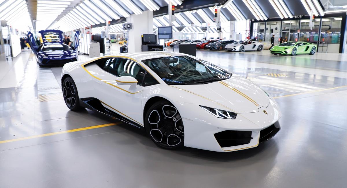 €715.000 για την Lamborghini Huracan του Πάπα