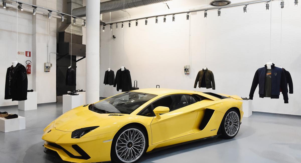 Εντυπωσιακή σειρά ρούχων και αξεσουάρ από την Lamborghini