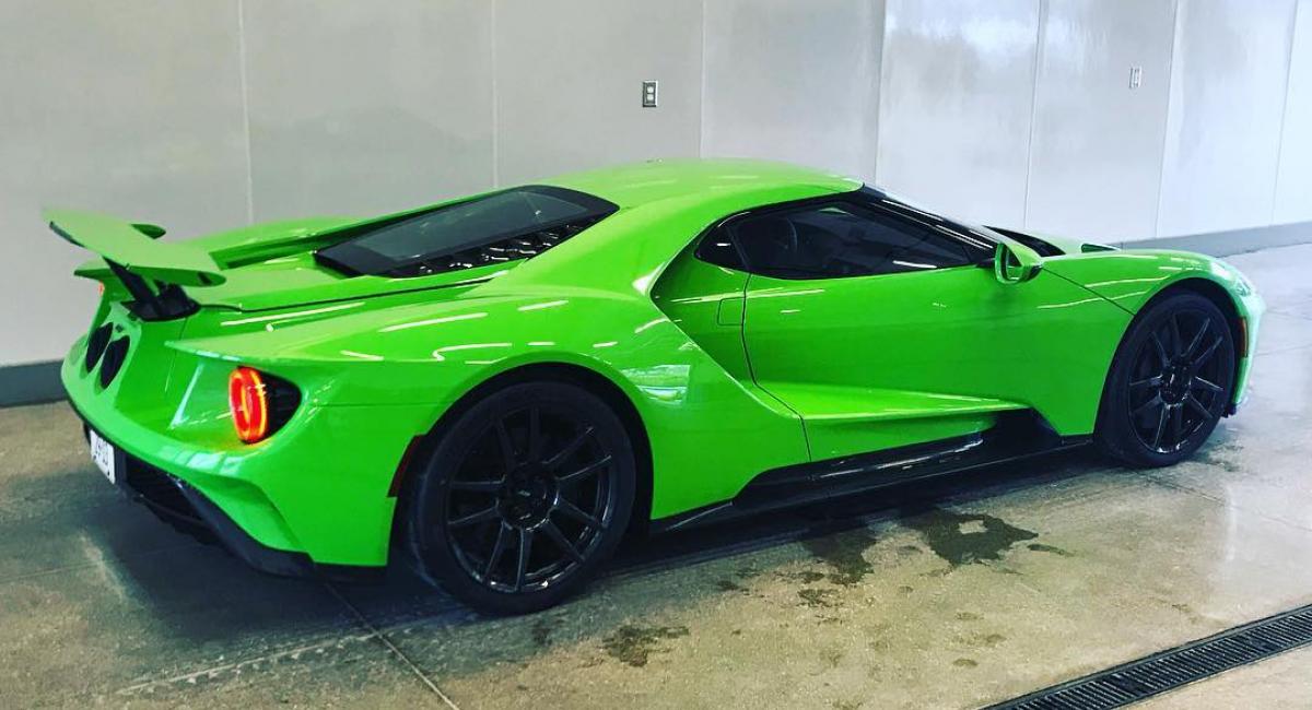 Ford GT στο πράσινο “Verde Mantis” της Lamborghini