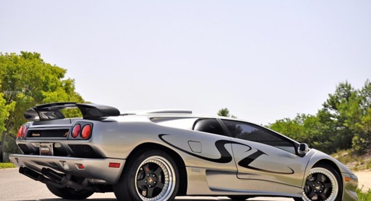 Πωλείται μια κολάσιμη Lamborghini Diablo SV με μόλις 5.600 χλμ.