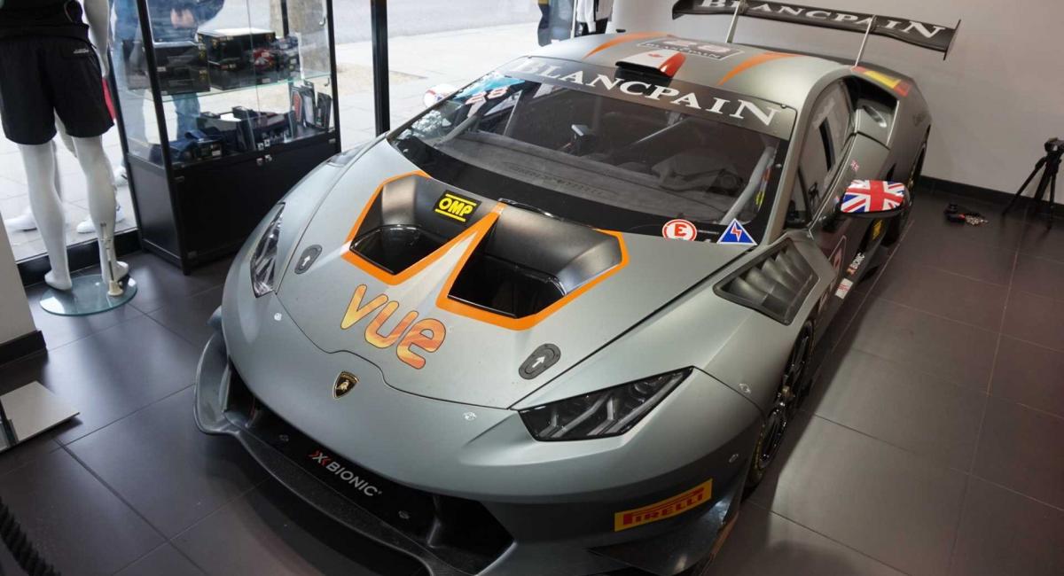 Πωλείται μια αγωνιστική Lamborghini Huracan Super Trofeo