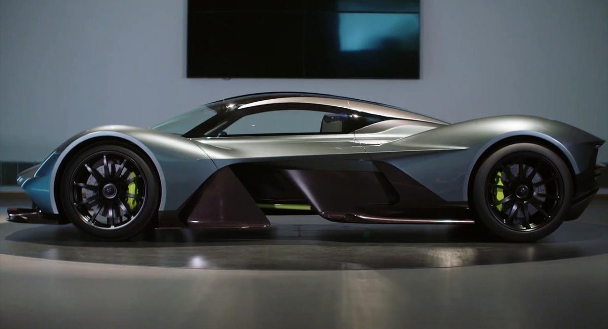 Aston Martin ΑΜ-RB 001: Η πρώτη εμφάνιση στο Παρίσι