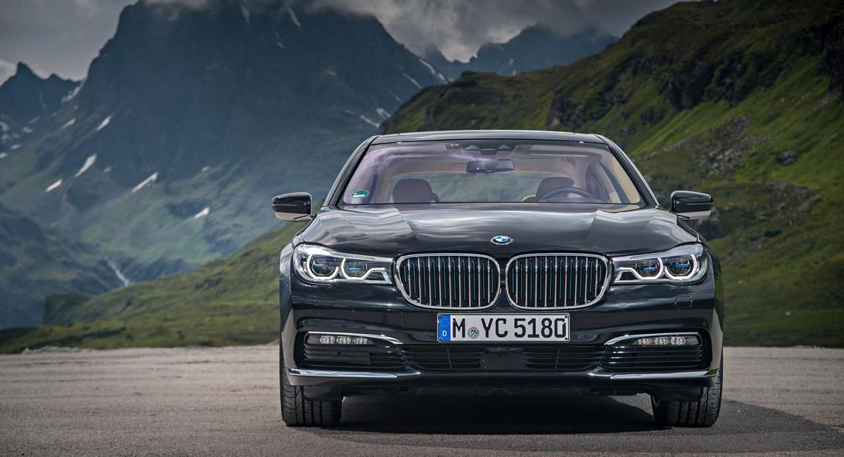 Νέα υβριδική BMW 740e iPerformance.