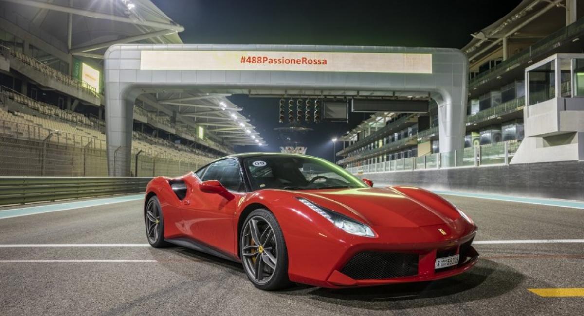 Ο Kimi Raikkonen πάει «τάπα» τη Ferrari 488 GTB στην Daytona