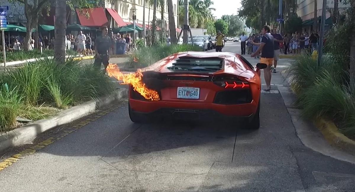 Η Lamborghini ανακαλεί 1.453 Aventador λόγω κινδύνου πυρκαγιάς