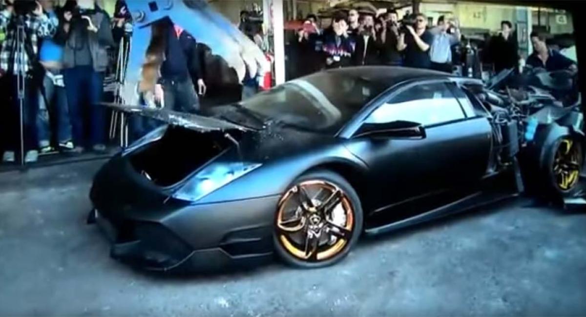 Προσοχή Σκληρές Εικόνες: Lamborghini Murcielago καταστρέφεται για παραδειγματισμό (Vid)