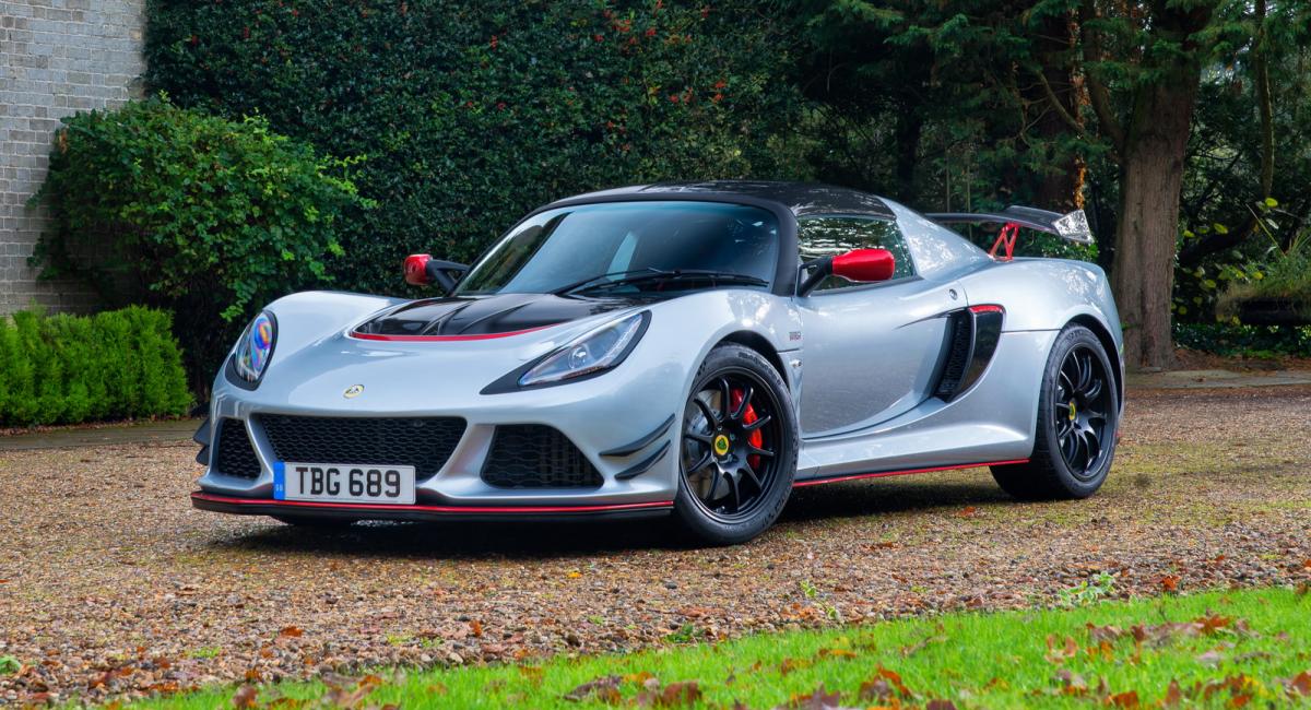 Το «πούπουλο» της Lotus προκαλεί τα supercars