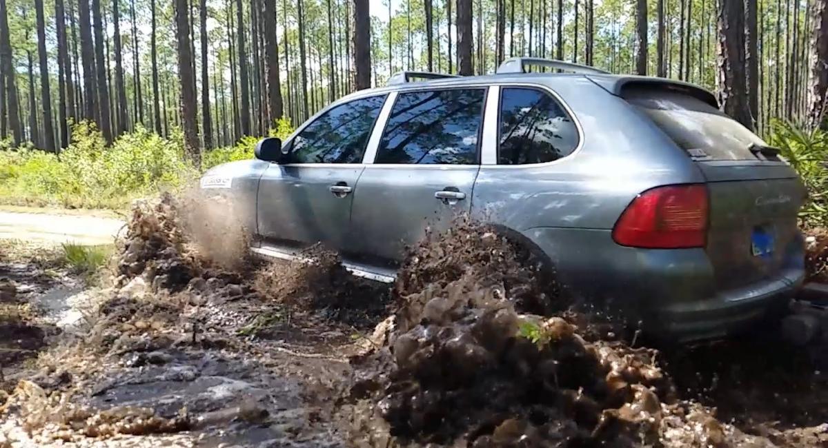 Οι εκτός δρόμου ικανότητες της Porsche Cayenne Turbo.