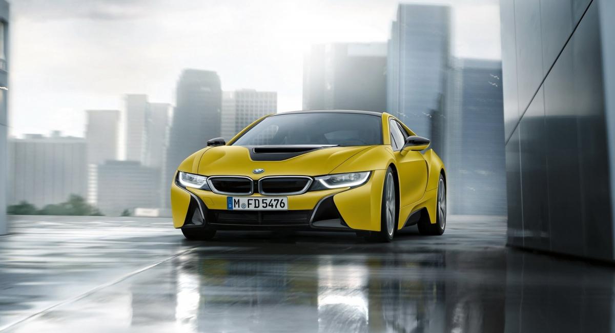 BMW i8 Protonic Frozen Yellow Edition