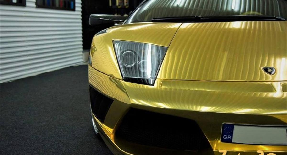 Η χρυσή Lamborghini που κυκλοφορεί στην Θεσσαλονίκη...