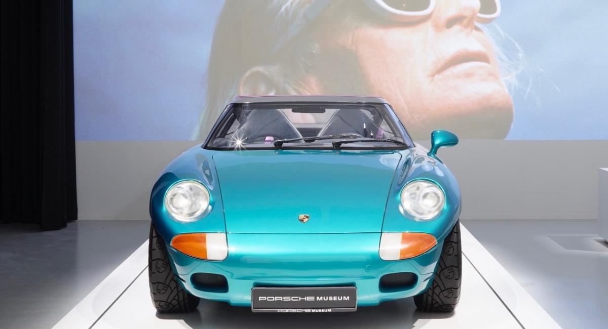  Porsche: “Driven by German Design” 