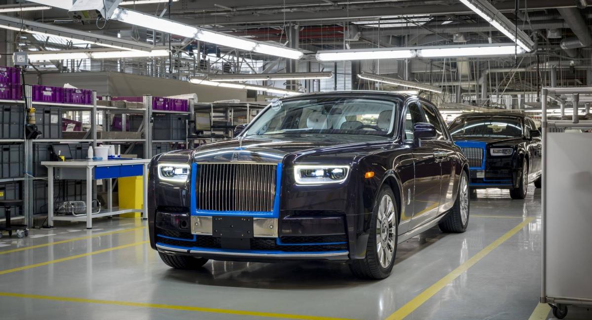 Σε δημοπρασία η πρώτη νέα Rolls-Royce Phantom 