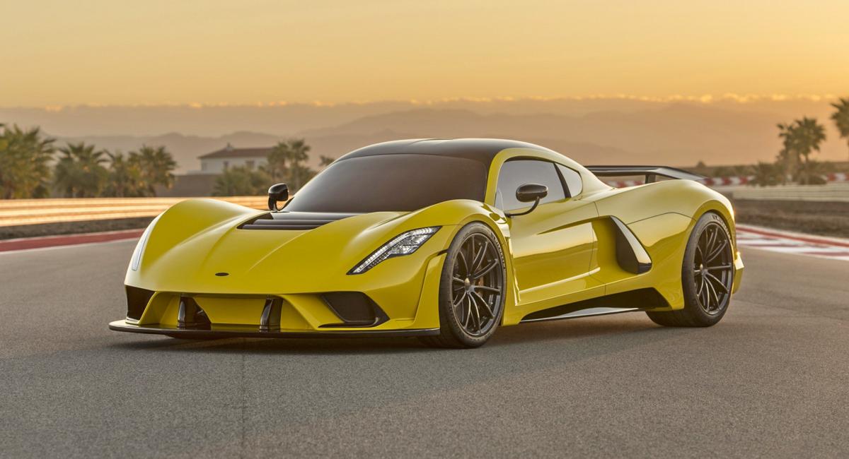 Έτσι είναι το εσωτερικό του Hennessey Venom F5