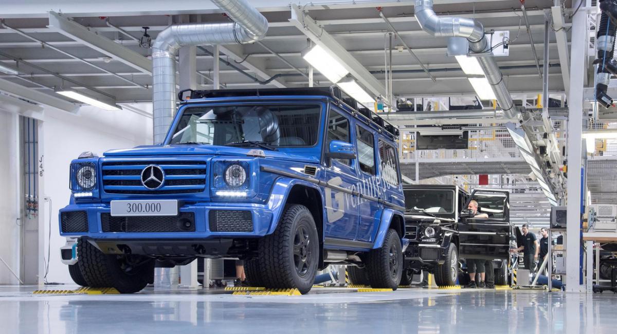 300.000 Mercedes G-Class