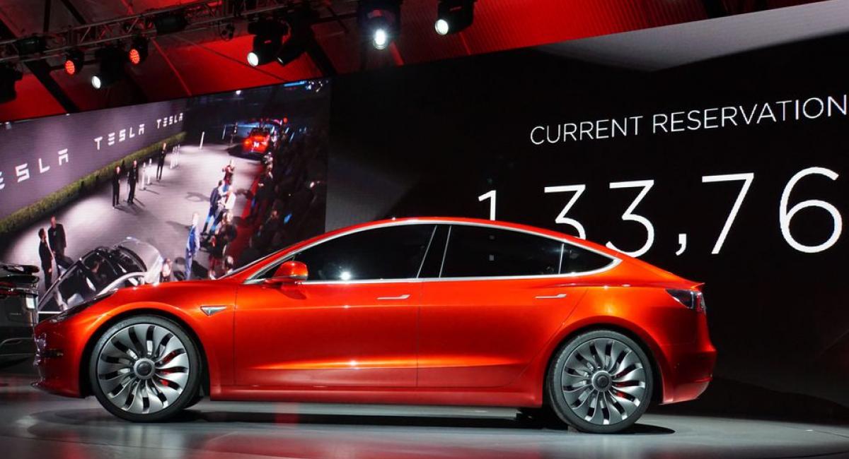 Η Tesla έχει κατασκευάσει μόλις 260 Model 3