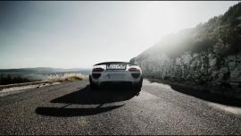 Στις μαγευτικές Άλπεις με Porsche 918 Spyder [Vid]