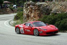 Οδηγώντας Ferrari 458 Challenge με 200 χλμ./ώρα στον Διόνυσο! [Vid]