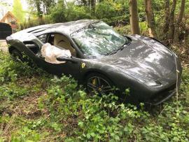 Κάποιος κατέστρεψε μια Ferrari 488 GTB με μόλις 110 χλμ