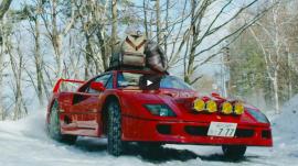 Μια Ferrari F40 τα βάζει με τα χιόνια