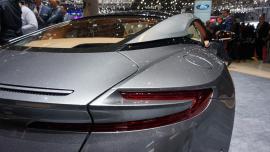 H Aston Martin DB11 δεν χρειάζεται αεροτομές. Έχει το Aeroblade