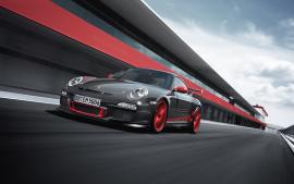 App της Porsche σε κάνει... καλύτερο οδηγό αγώνων