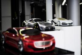 Teasάρει η Mercedes το Project One μέσω αυτών των design study;