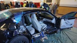 Porsche: Απεγκλωβισμός επιβατών μέσα από την Panamera