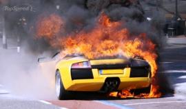 Γερμανικές αρχές εξετάζουν τις φωτιές των Lamborghini