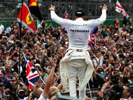 Silverstone 2017: Νίκη Hamilton στο δράμα της Ferrari