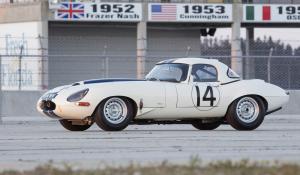 Πωλείται μια σπάνια αυθεντική Lightweight Jaguar E-Type του 1963 [Vid]