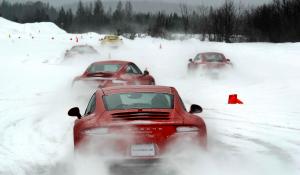 Porsche: Εκπαίδευση στα χιόνια (vid)