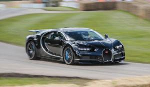 Η Bugatti Chiron επιδιώκει να σπάσει το παγκόσμιο ρεκόρ ταχύτητας.