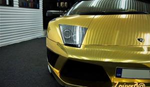 Η χρυσή Lamborghini που κυκλοφορεί στην Θεσσαλονίκη...