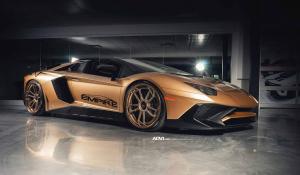 Χρυσαφί Lamborghini Aventador SV με 750 ίππους